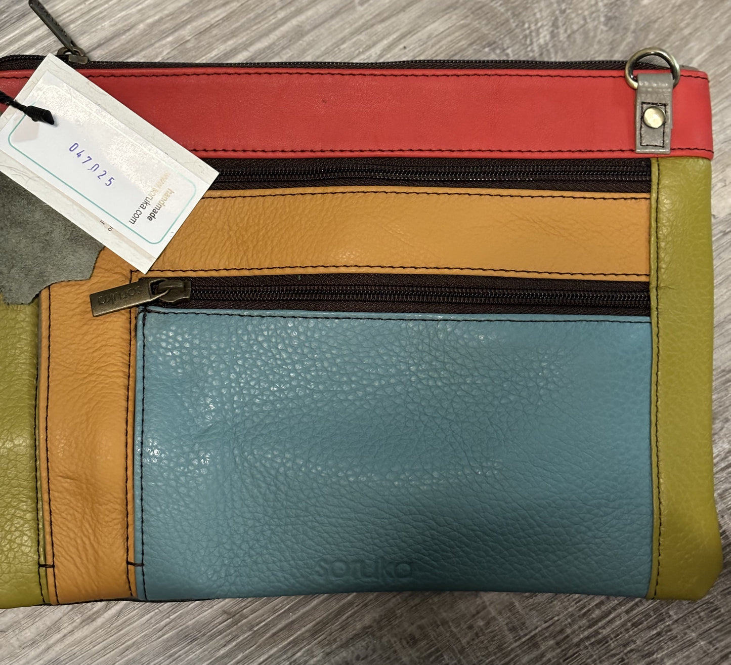 BB - TRULY - Crossbody Bag & Wristlet Zipper Closure / 2 Straps Plain - Talk of the Town