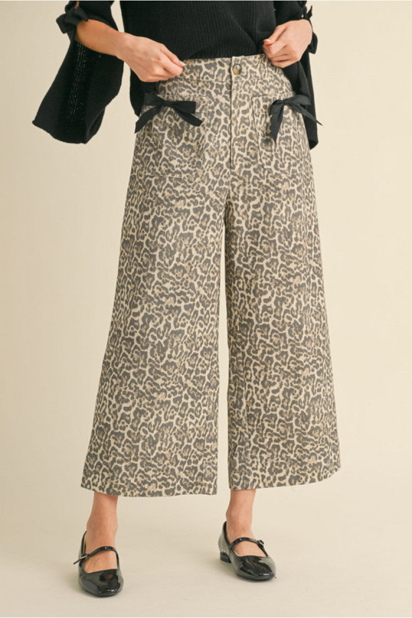 Leopard Cropped Pants