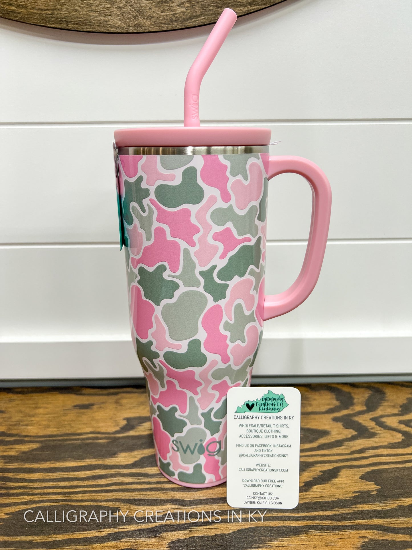 Blushing Camo 40 oz Swig Mega Mug