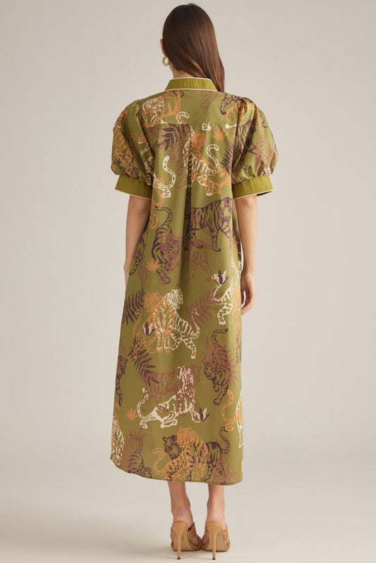 Entro-Tiger print short puff sleeve midi dress with a split neckline and contrast trim detail. Contrast sleeve cuffs. Side pockets.