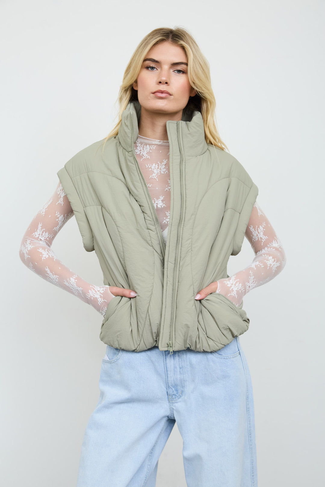 Blu Pepper-SCULPTED PANEL QUILTED MOCK NECK PUFFER VEST