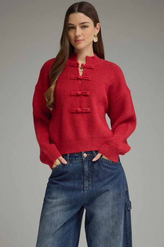 Entro-Solid long sleeve sweater.