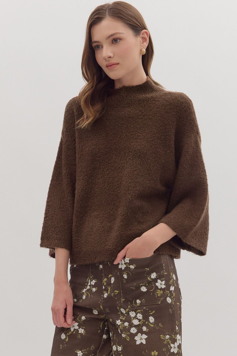 eater top in neutral tone