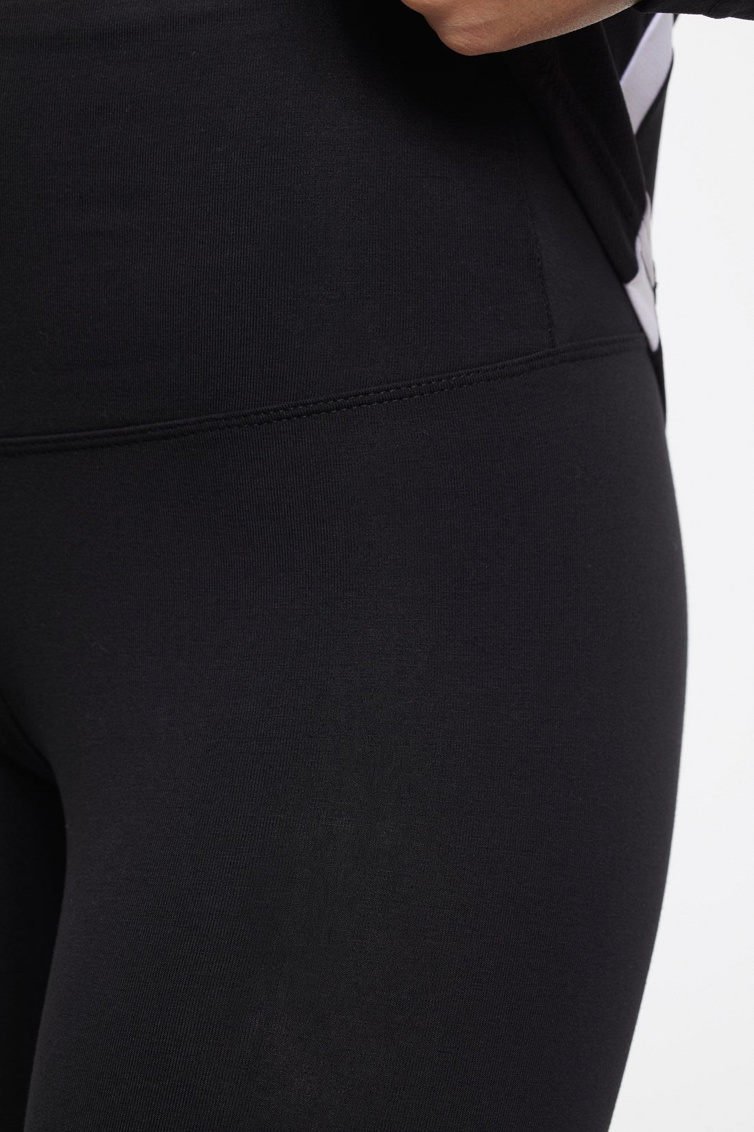 Flatten It® Capri Yoga Legging-Black