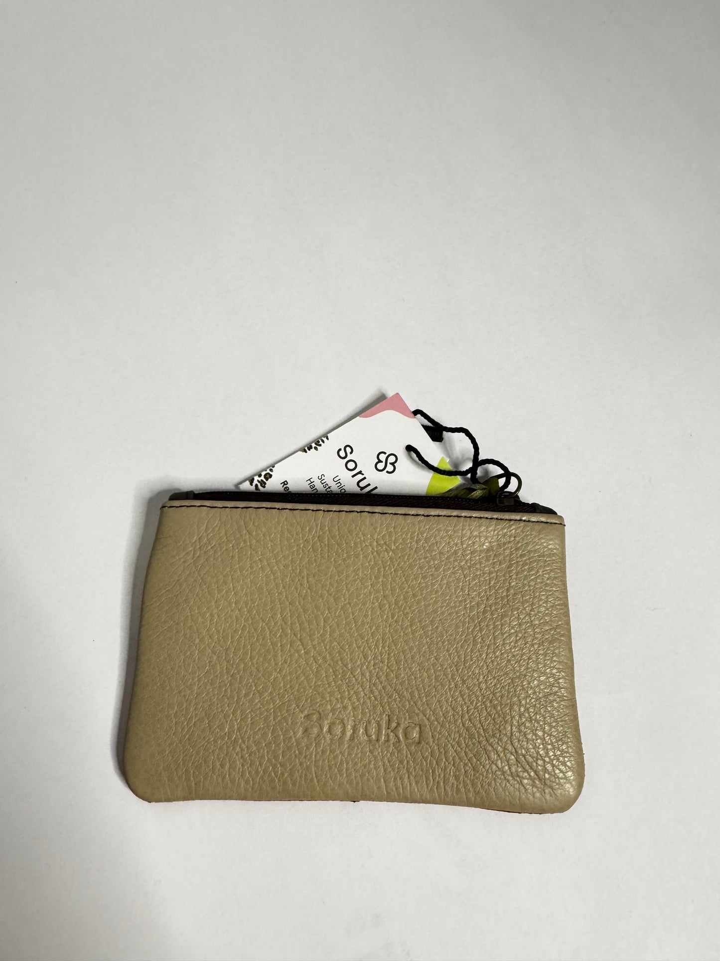 BB - Zahra Plain · Pouch