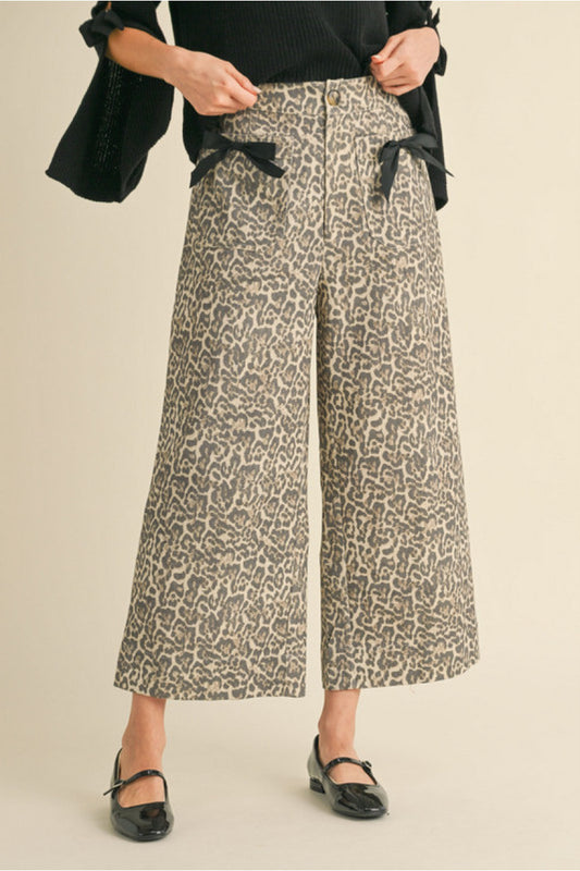 Leopard Cropped Pants