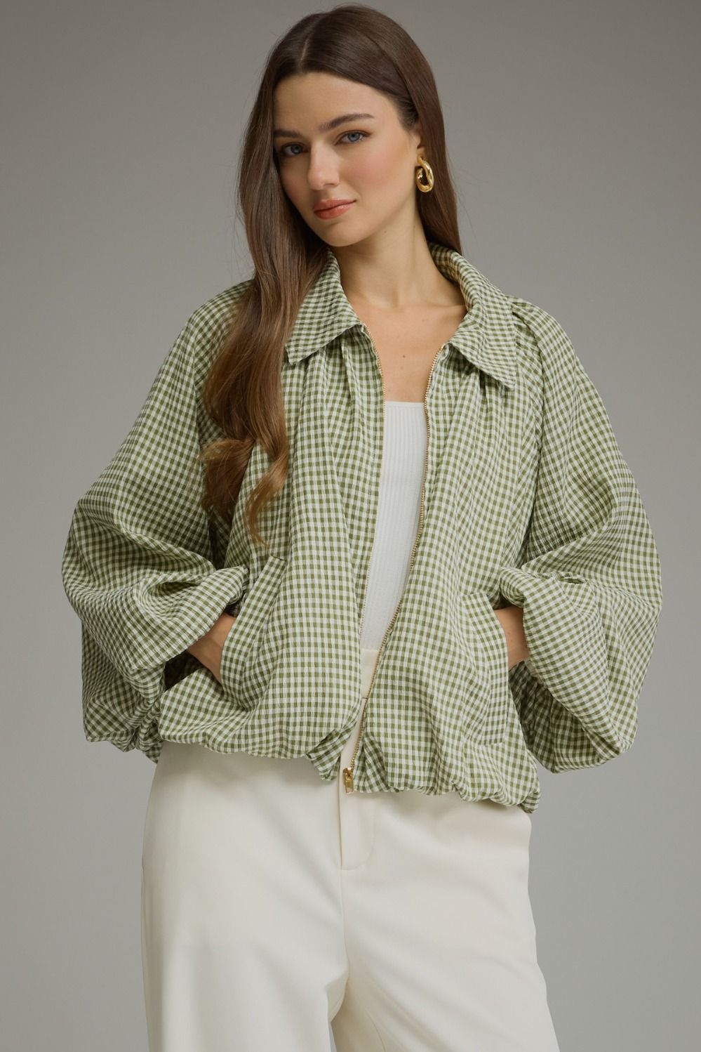 Entro-Gingham long balloon sleeve jacket.