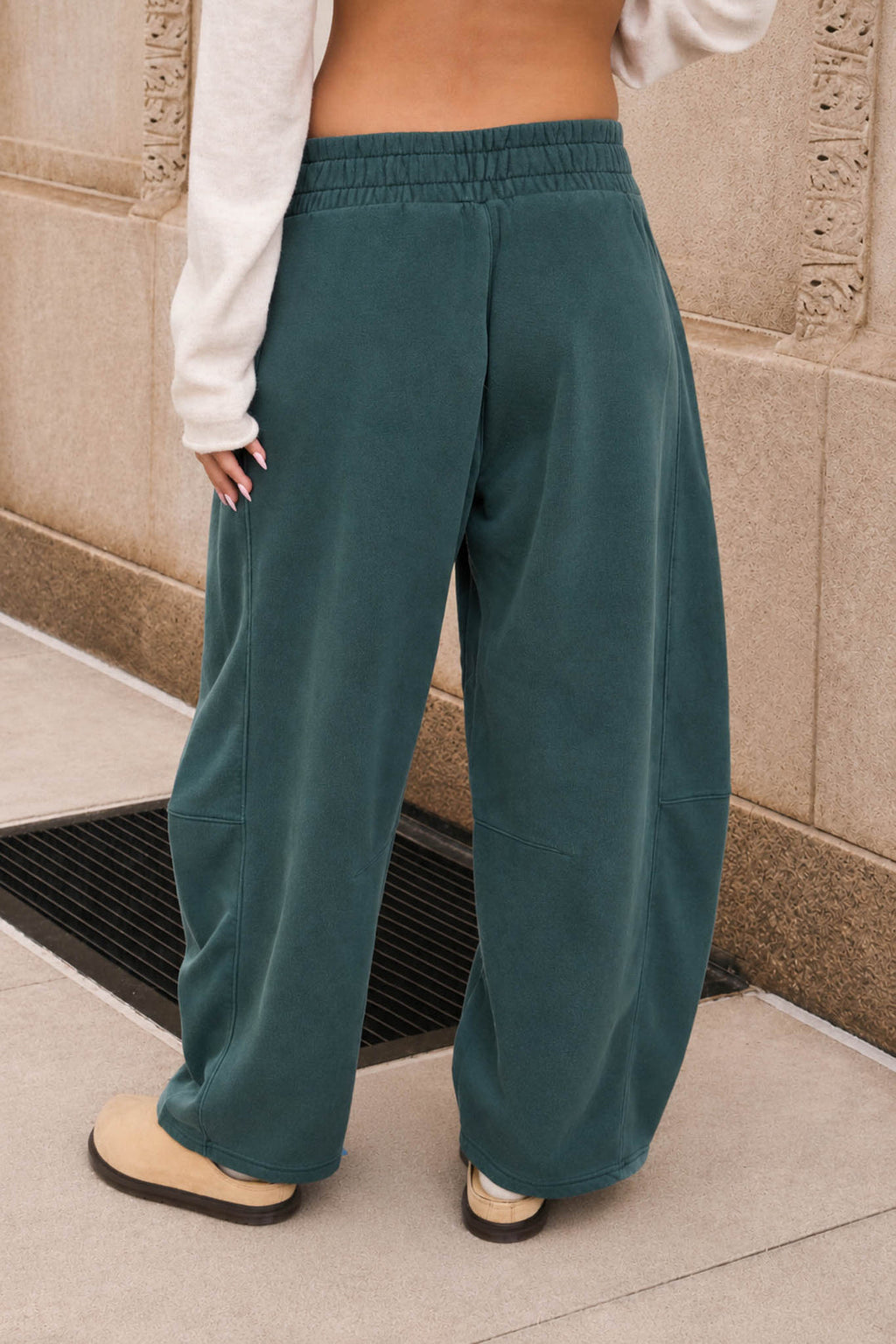 Blu Pepper-SMOCKED WAIST DRAWSTRING BARREL LEG SWEATPANTS