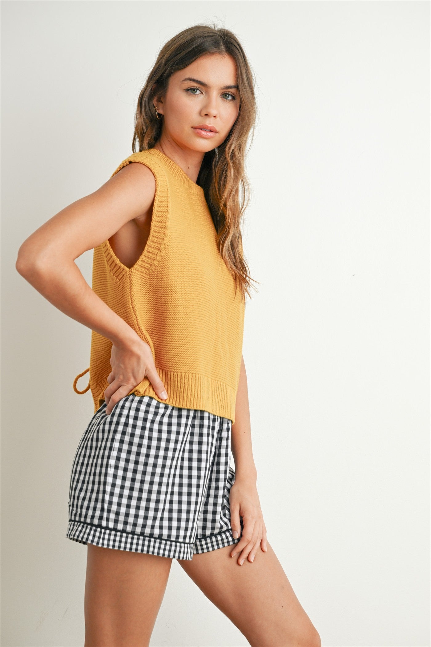 Minimalist Knit Top – Lightweight, Cozy & Versatile Wardrobe Staple