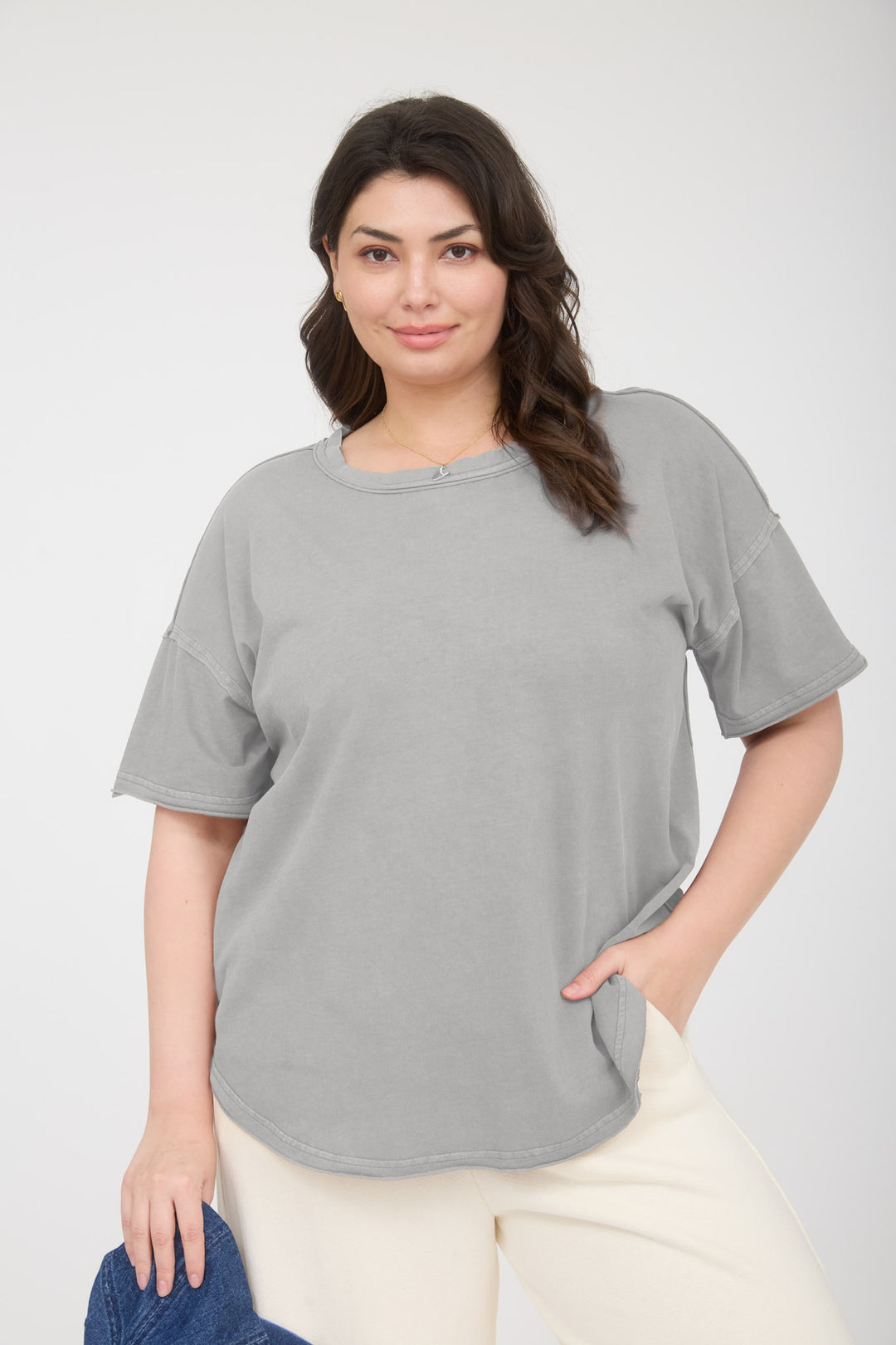 PLUS ROUND NECK SHORT SLEEVE EXPOSED SEAM KNIT TOP