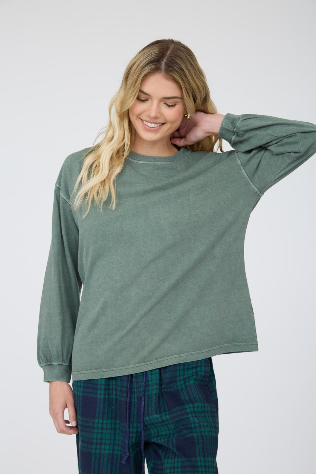 Blu Pepper-WASHED CREW NECK LONG SLEEVE KNIT TOP