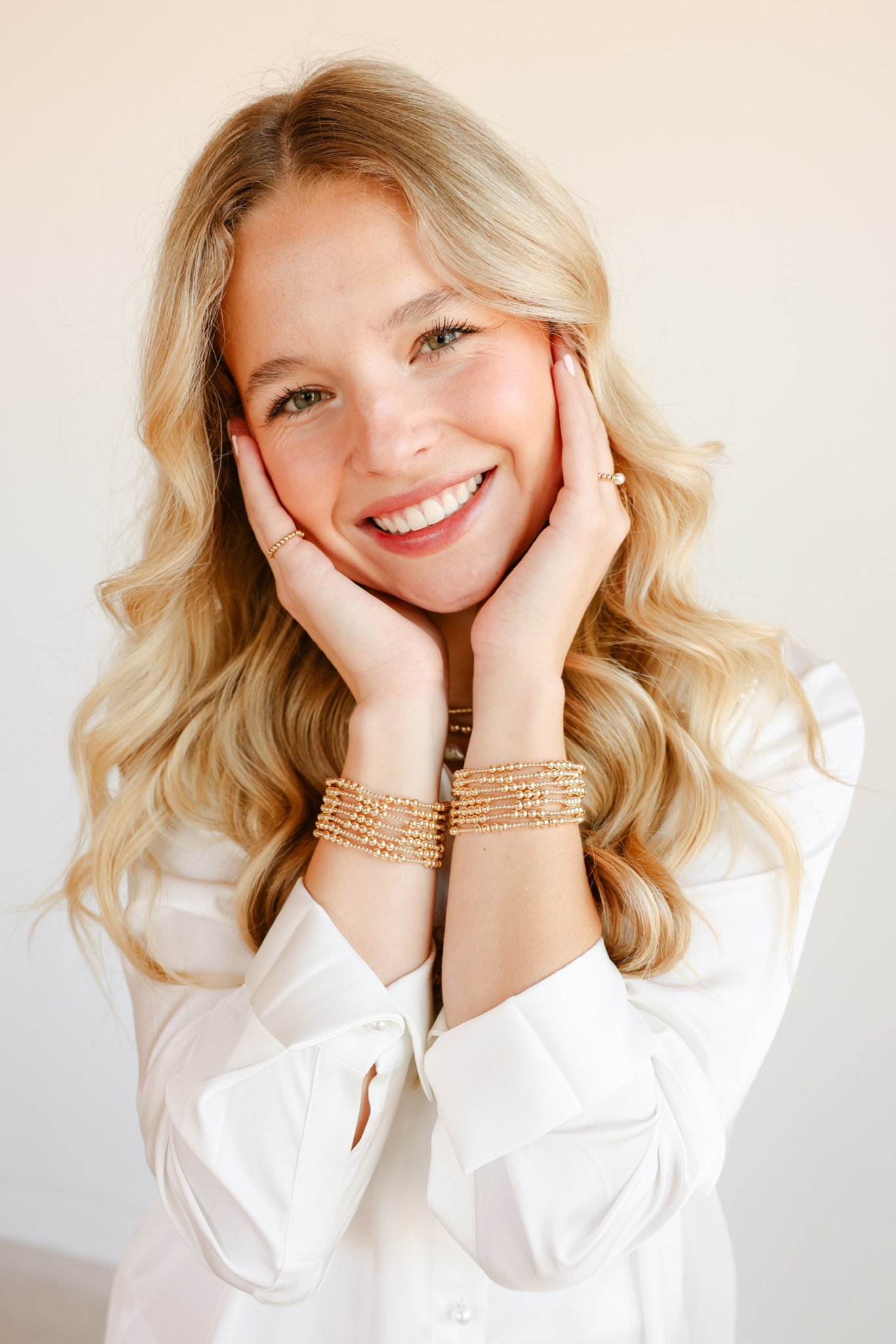 Scottie Bracelet in Gold: Standard 6.75 Inch | Beaded Blondes