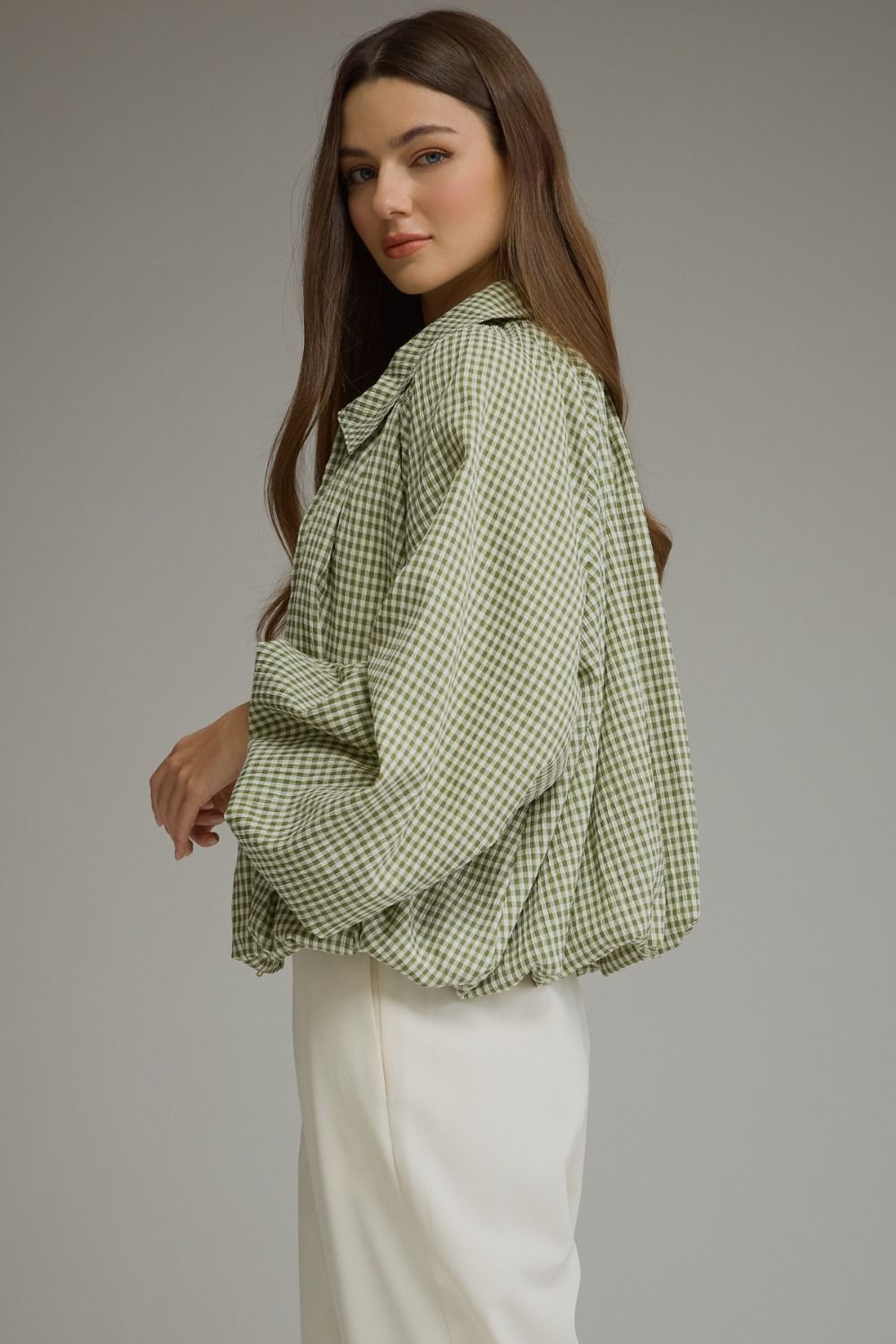 Entro-Gingham long balloon sleeve jacket.