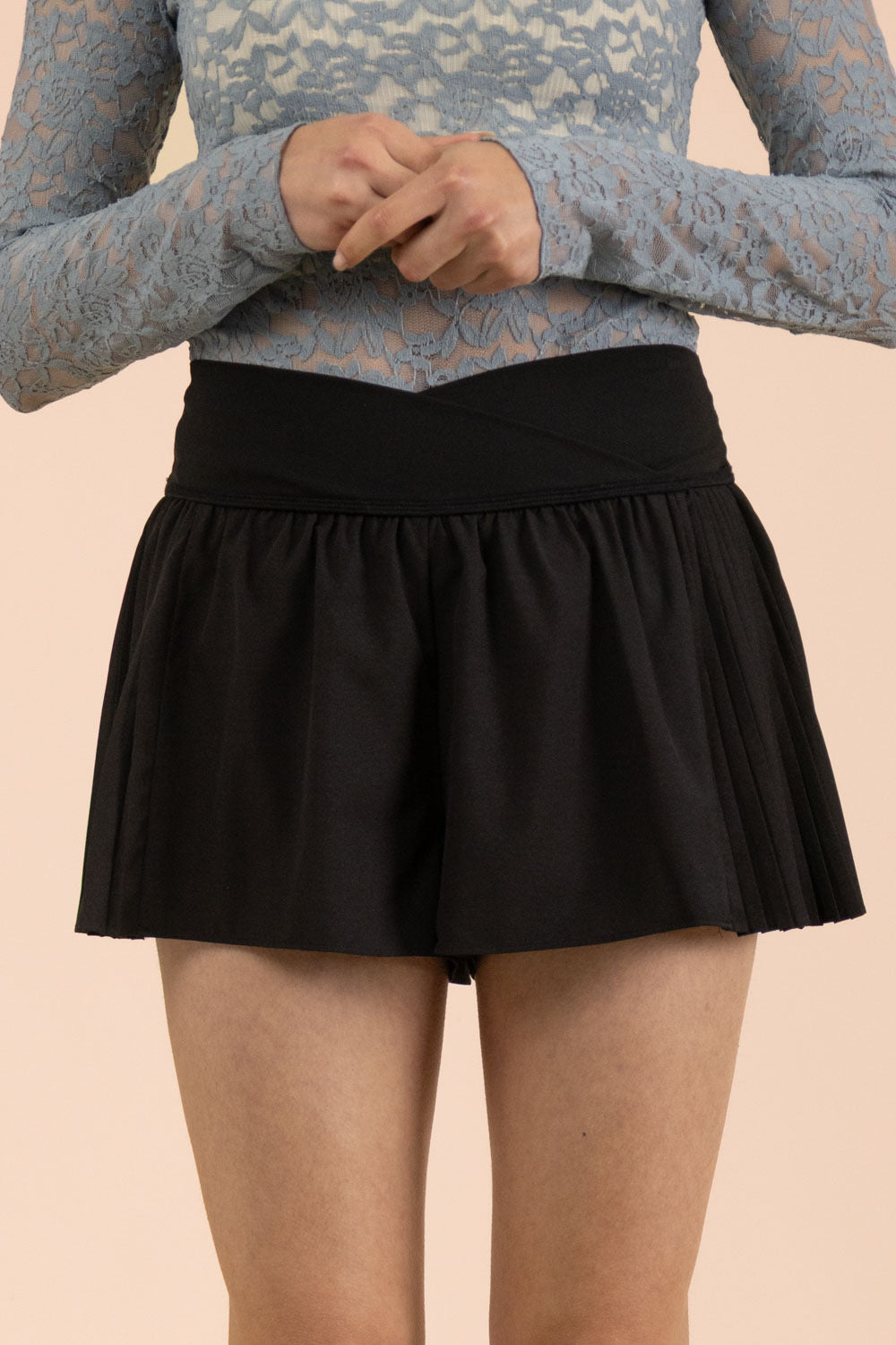 Very J-Side Pleated Detail Activewear Shorts W/ Shorts Lining
- Overlap Wasit W/ Elastic
- Athleiusre Wear
