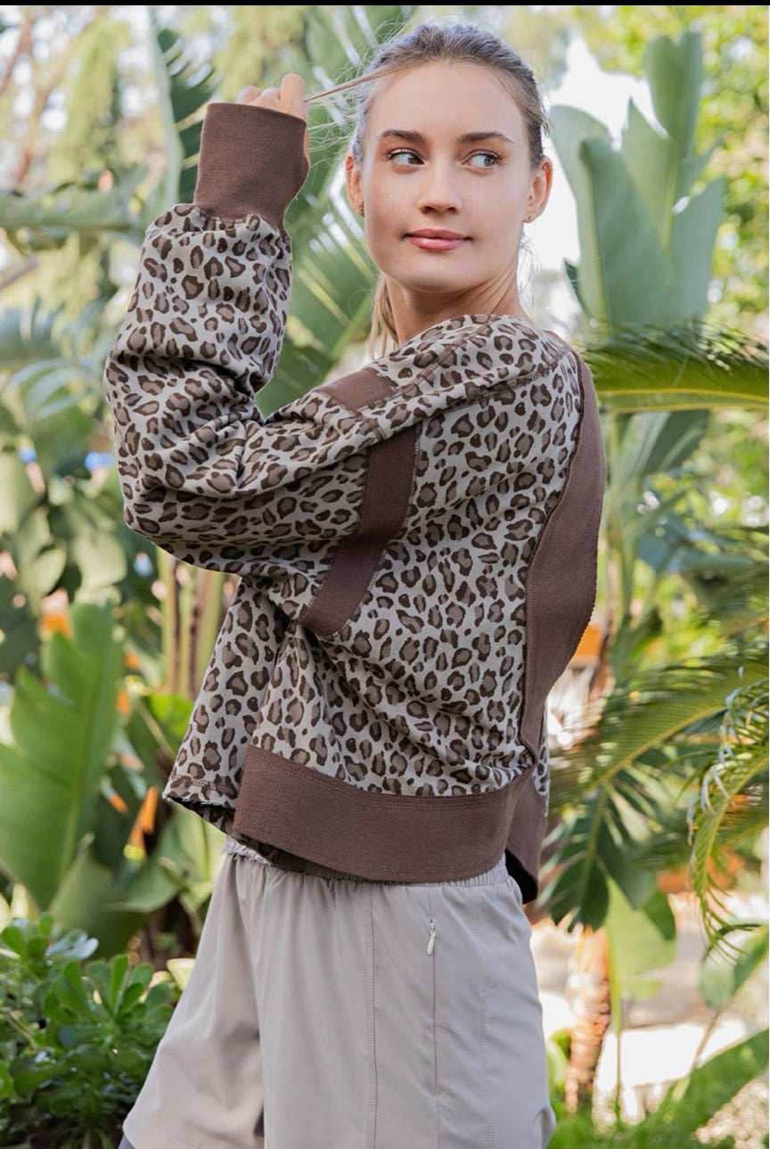 Wild Escape Pullover