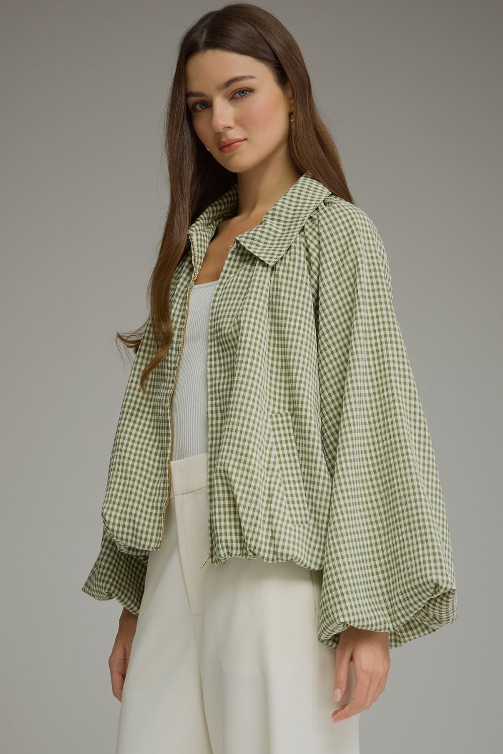 Entro-Gingham long balloon sleeve jacket.