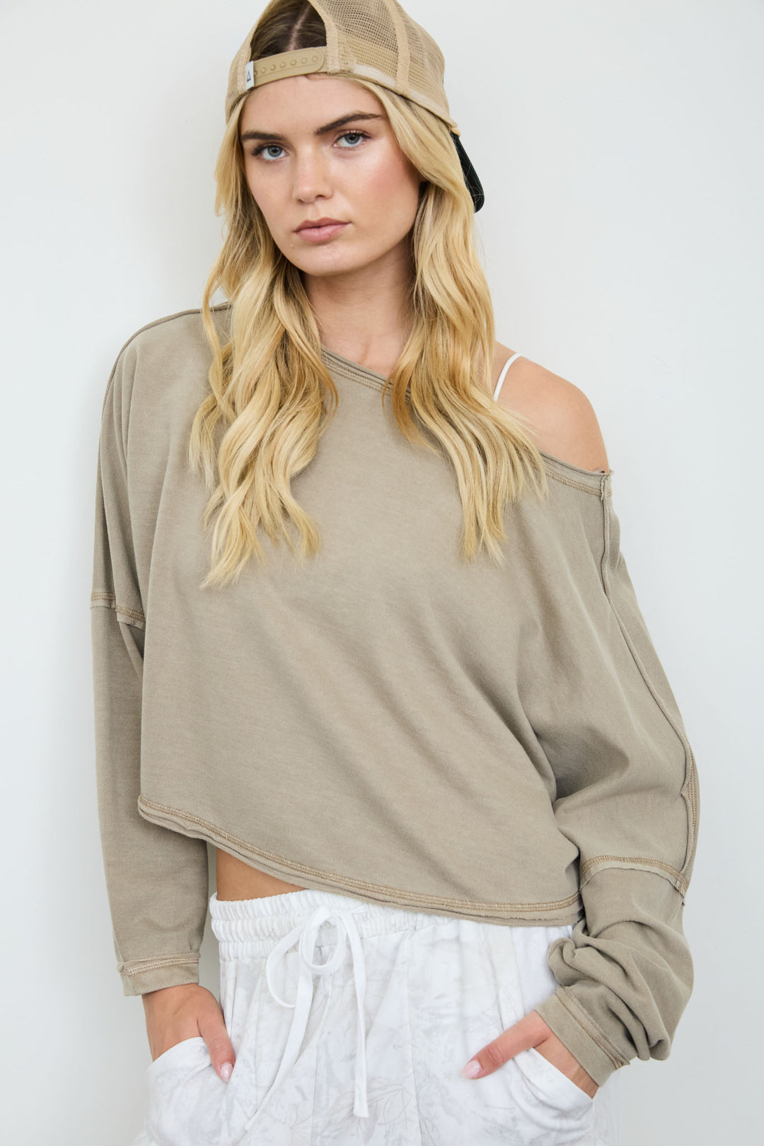 Blu Pepper-BOAT NECK RAW EDGE LONG SLEEVE CROPPED KNIT TOP