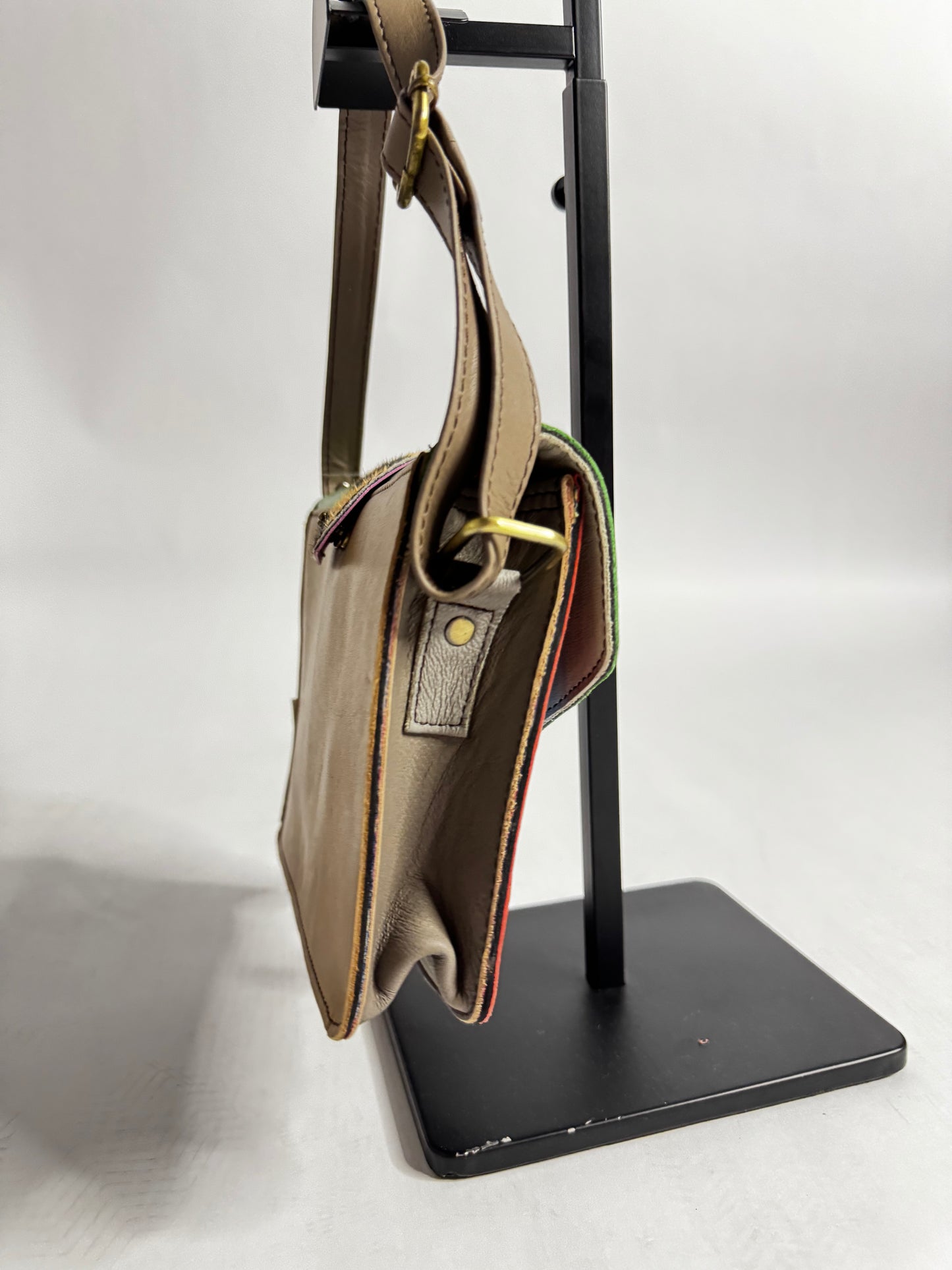 BB - Grace Reversible Loop · Crossbody Bag