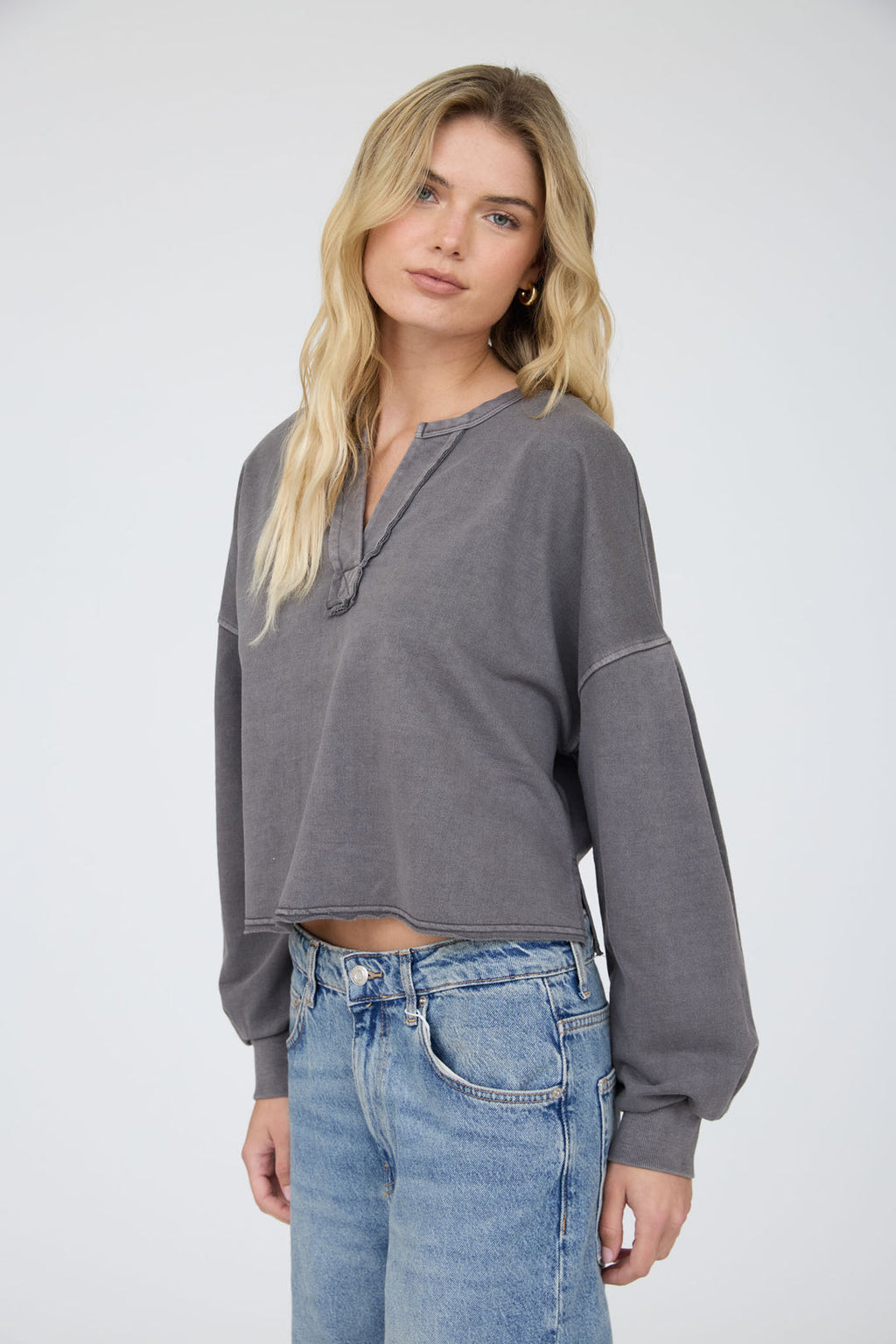 Blu Pepper-NOTCH NECK BOXY LONG SLEEVE KNIT CROP TOP