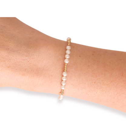 Scottie Bracelet in Gold with Pearl: Standard 6.75 Inch | Beaded Blondes