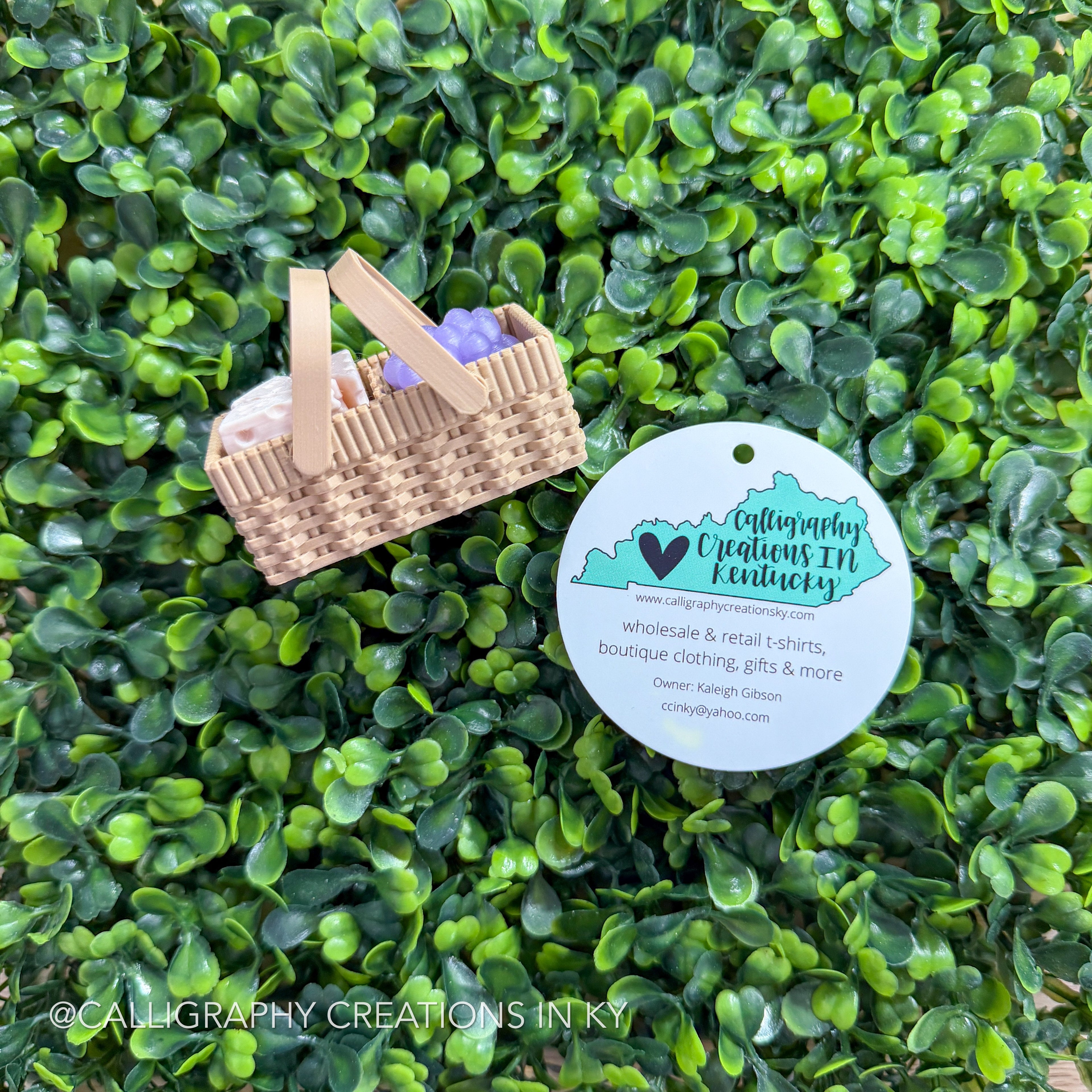 Small Picnic Basket Fidget Clicker Keychain