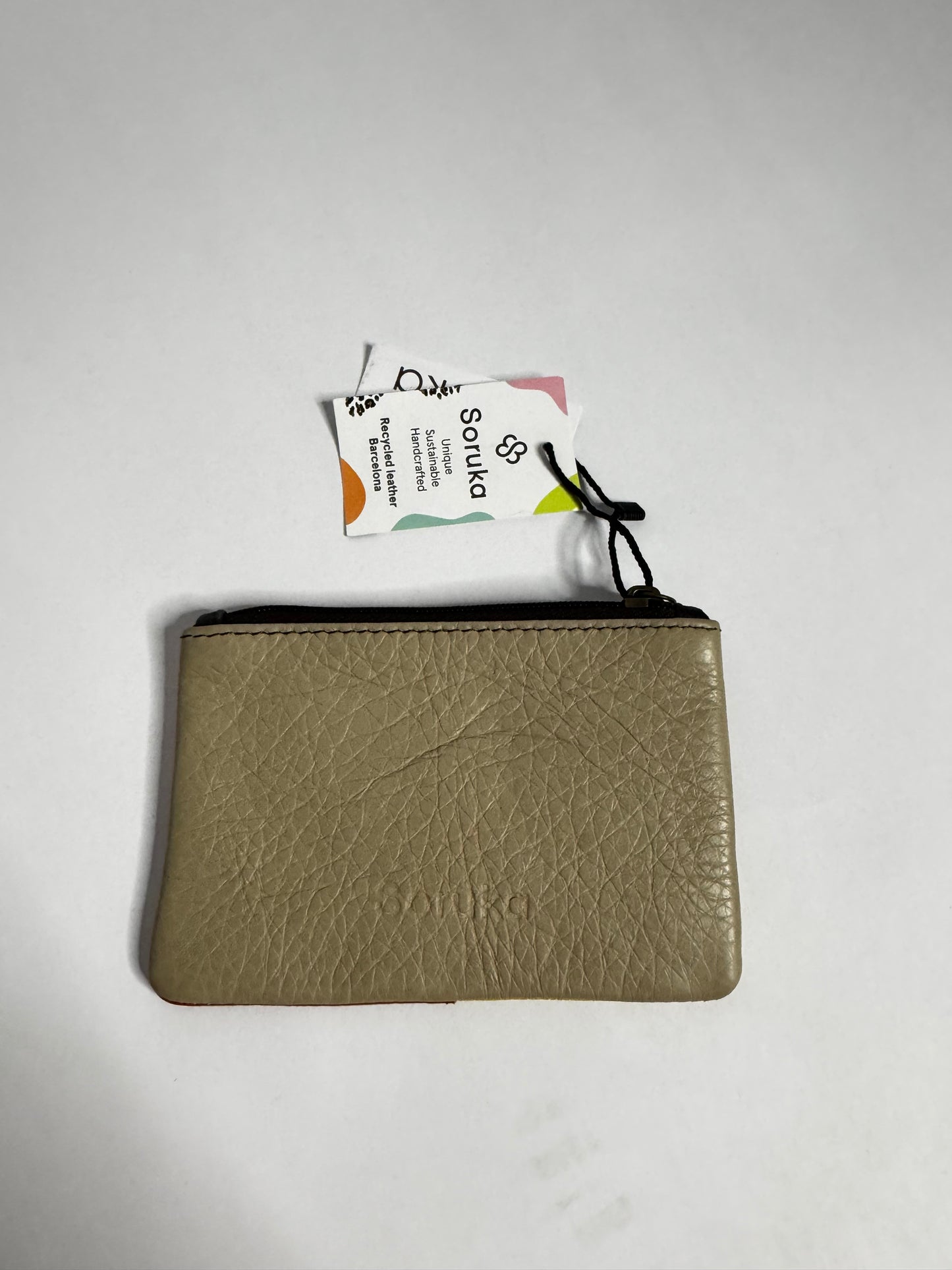 BB - Zahra Plain · Pouch