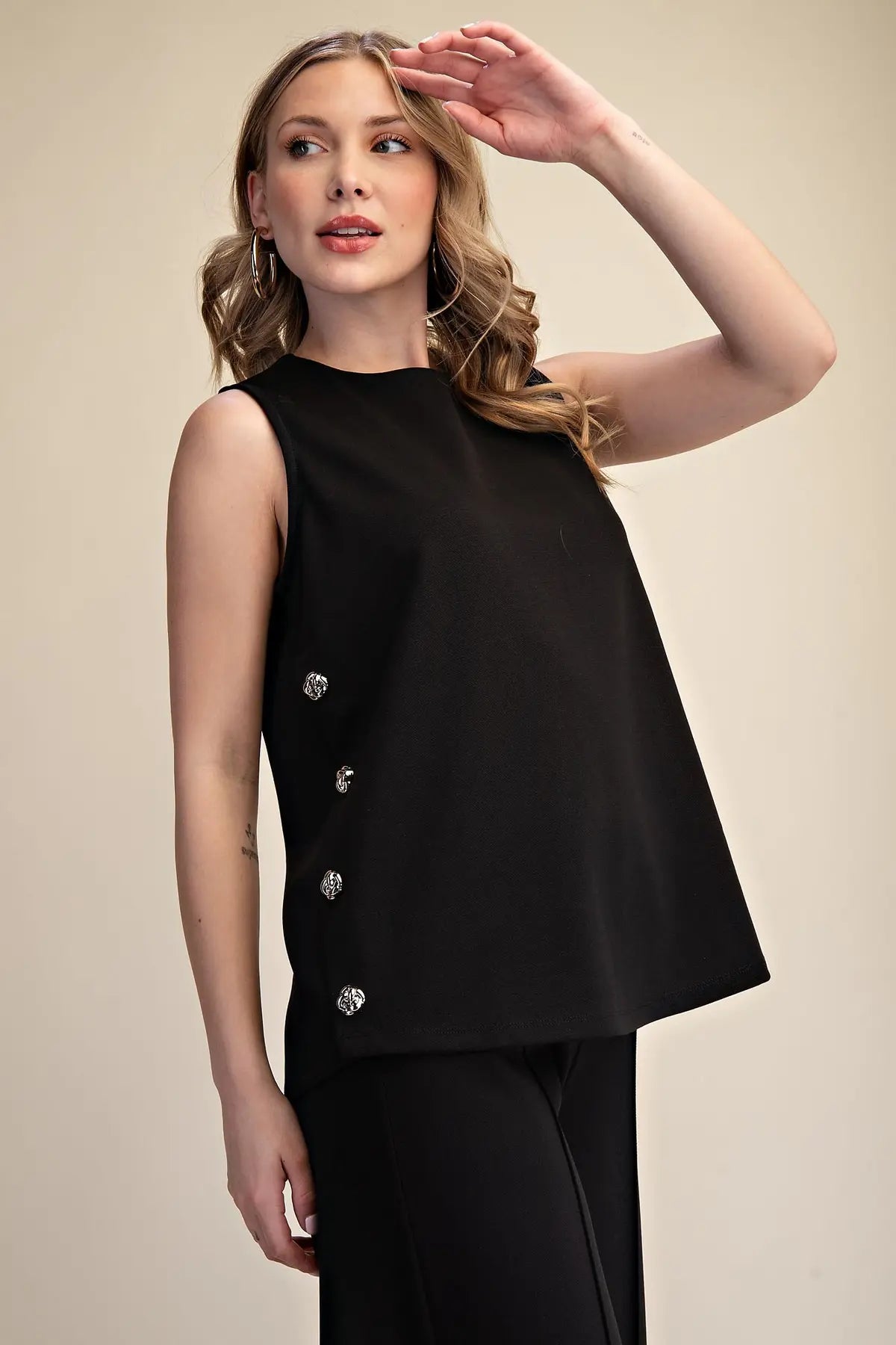 Round Neck Side Metal Button Trim Sleeveless Top