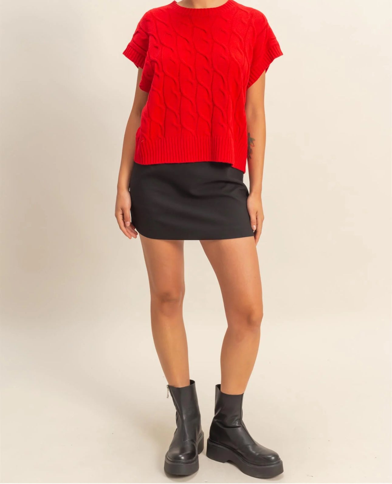Sleeveless Oversized Cable Knit Sweater Vest