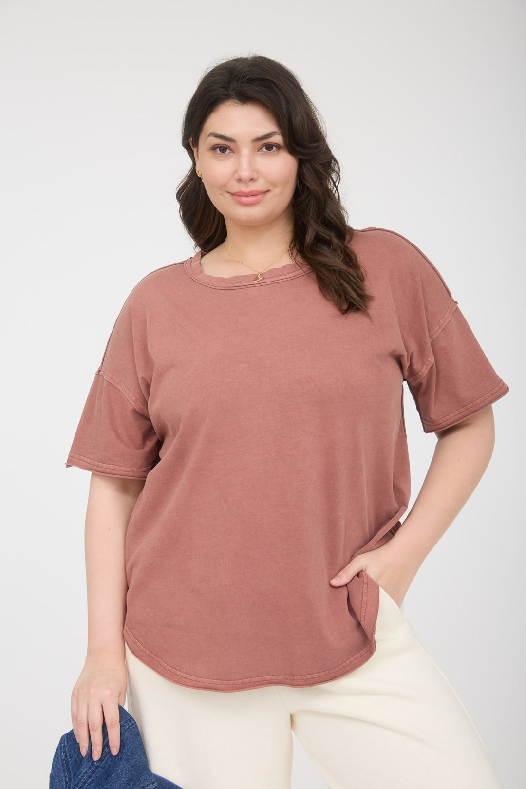 PLUS ROUND NECK SHORT SLEEVE EXPOSED SEAM KNIT TOP