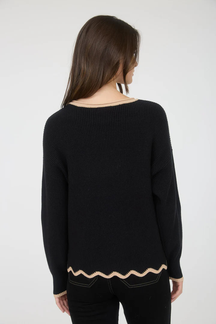 Contrast Scallop Trim Knit Pullover