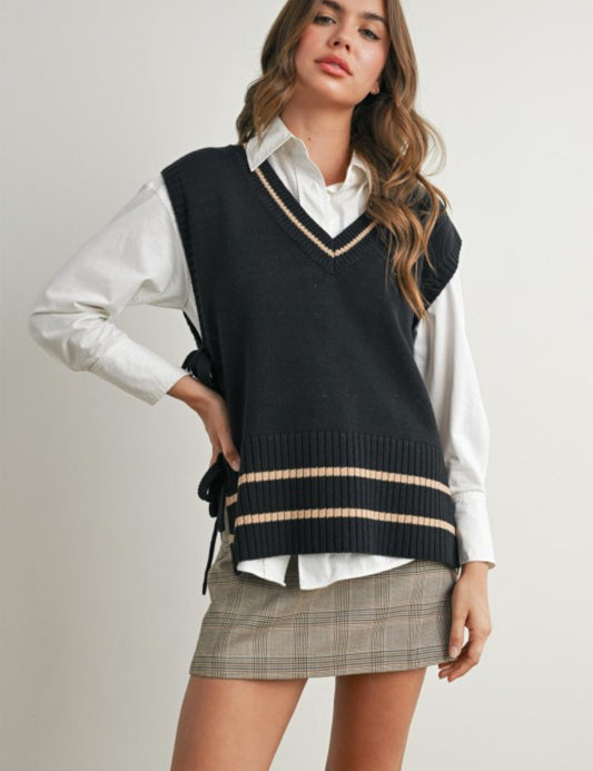 Modern V-Neck Sleeveless Sweater Vest Top – Striped