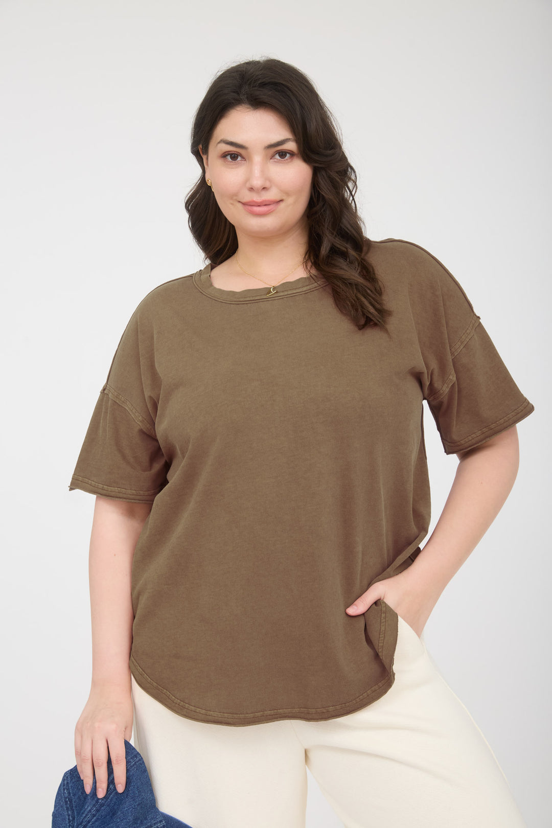 PLUS ROUND NECK SHORT SLEEVE EXPOSED SEAM KNIT TOP