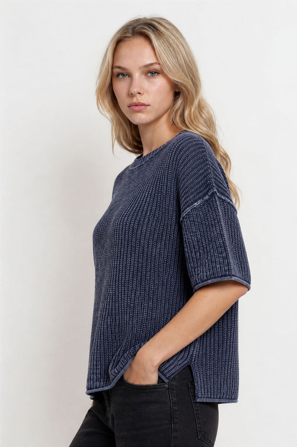 Blu Pepper-WASHED CREW NECK RAW EDGE SHORT SLEEVE SWEATER