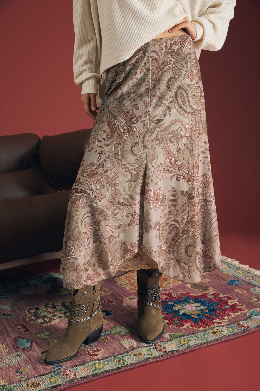Blu Pepper-PAISLEY LACE TRIM HANDKERCHIEF HEM MIDI SKIRT
