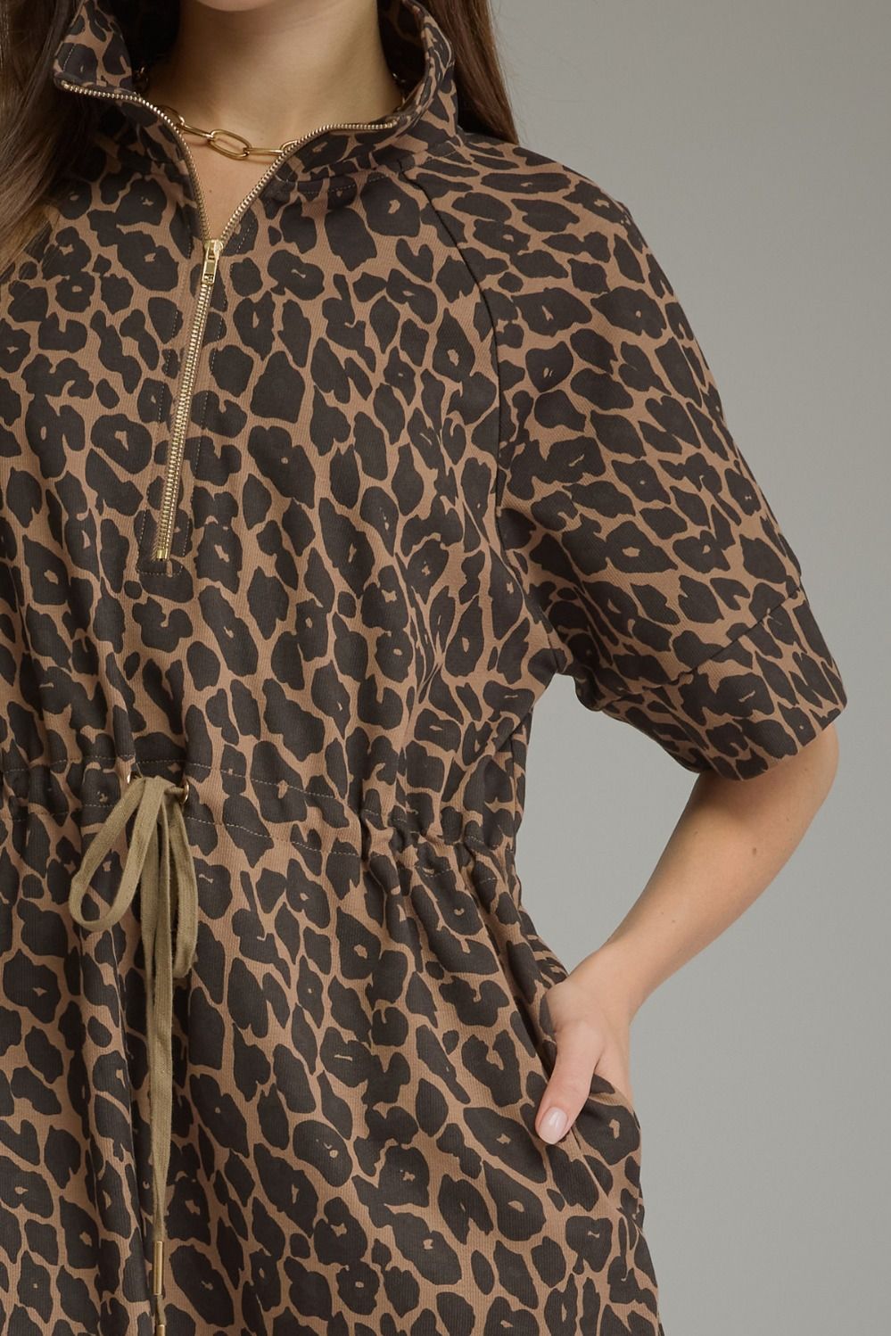 Entro-Leopard print short sleeve mini dress.