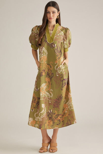 Entro-Tiger print short puff sleeve midi dress with a split neckline and contrast trim detail. Contrast sleeve cuffs. Side pockets.