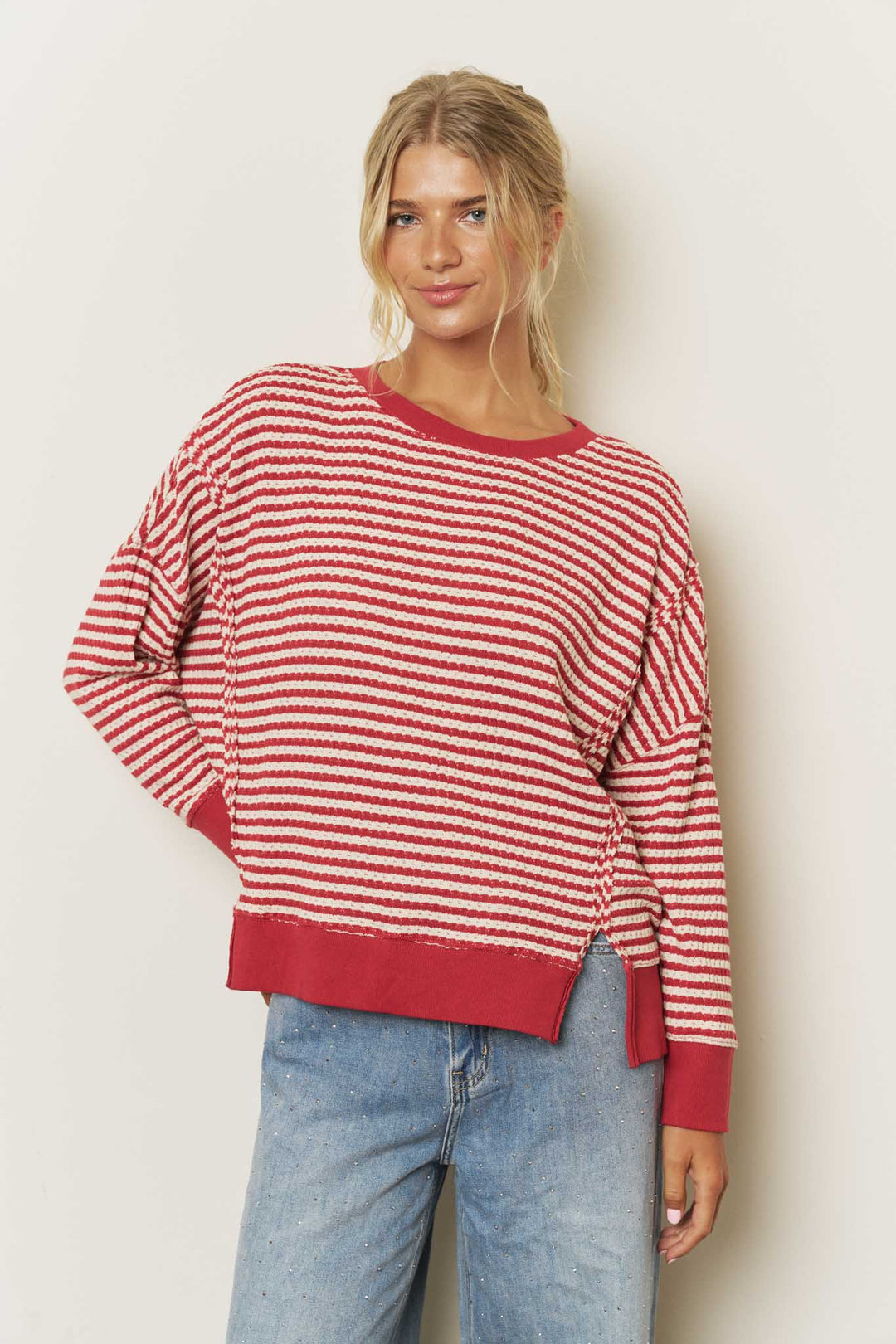 Blu Pepper-STRIPE EXPOSED SEAM SPLIT HEM LONG SLEEVE KNIT TOP