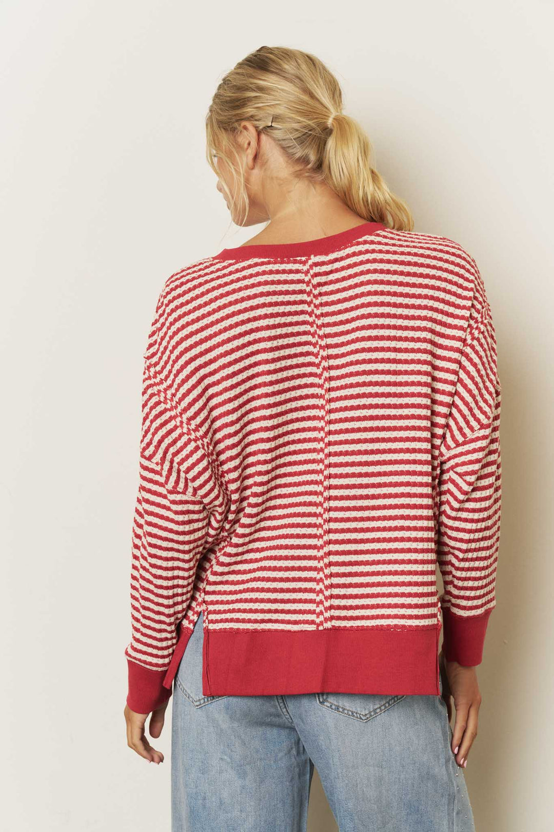 Blu Pepper-STRIPE EXPOSED SEAM SPLIT HEM LONG SLEEVE KNIT TOP