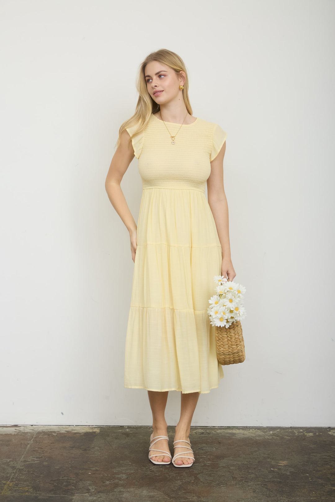 Blu Pepper TIERED SMOCKED SHORT SLEEVE MIDI DRESS