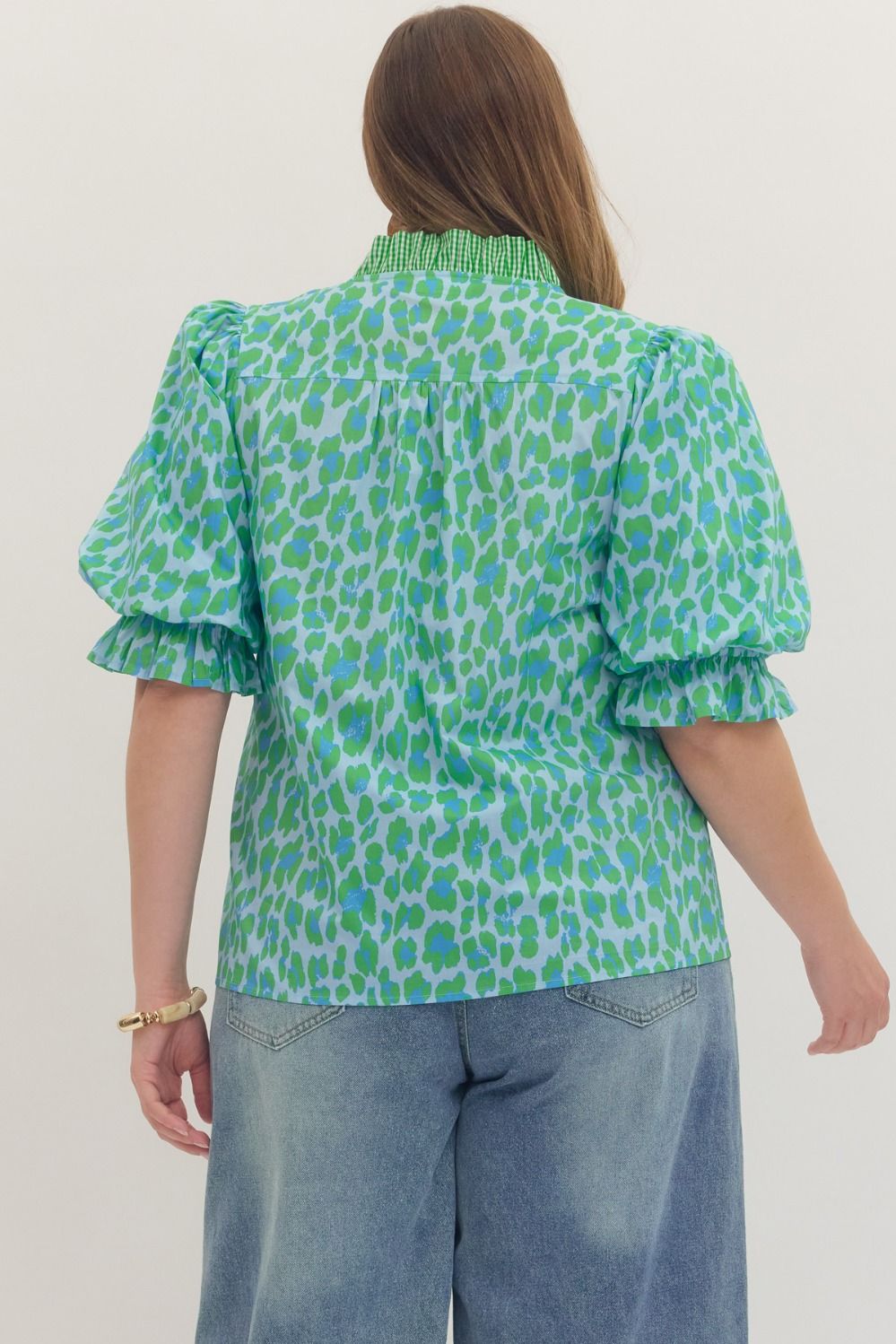 Plus Size Entro Leopard print puff sleeve top featuring ruffle trim band collar.
