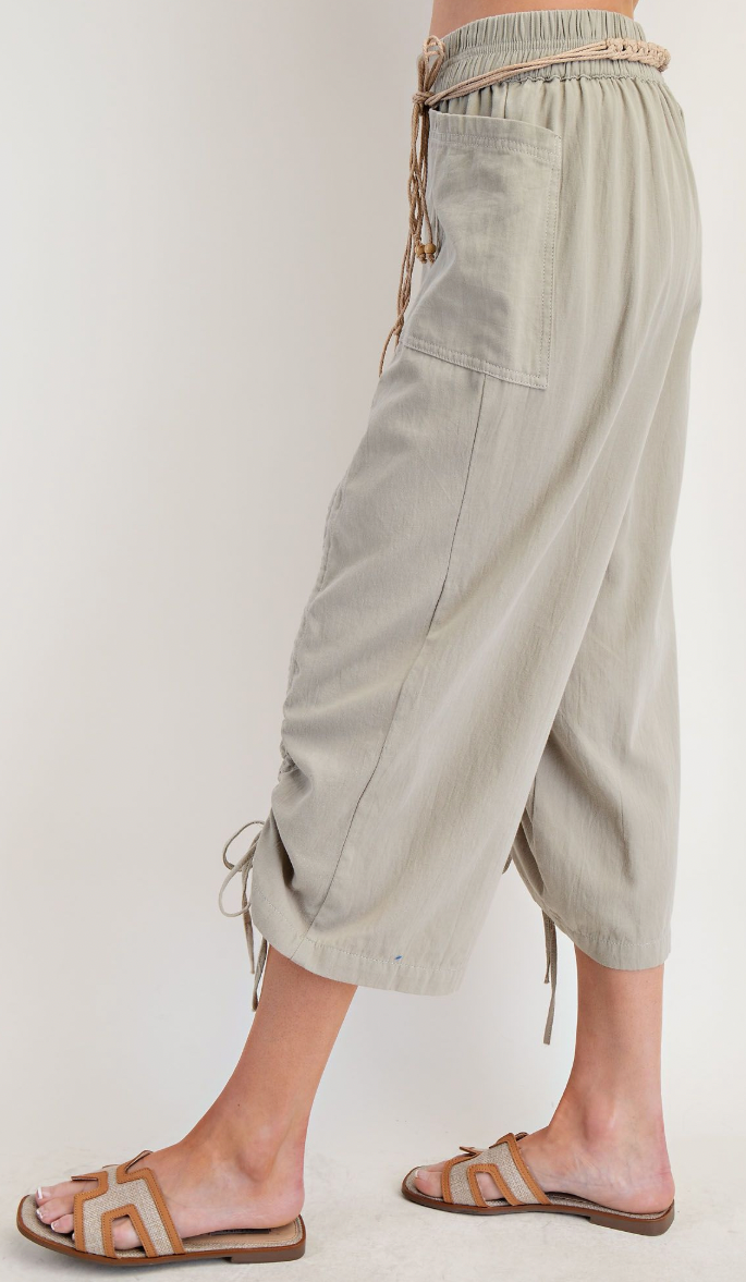 Easel Scrunched Capri Pants