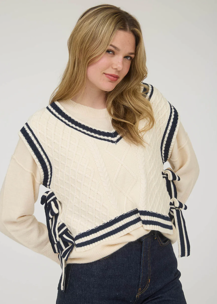 Sleeveless side tie knit sweater vest
