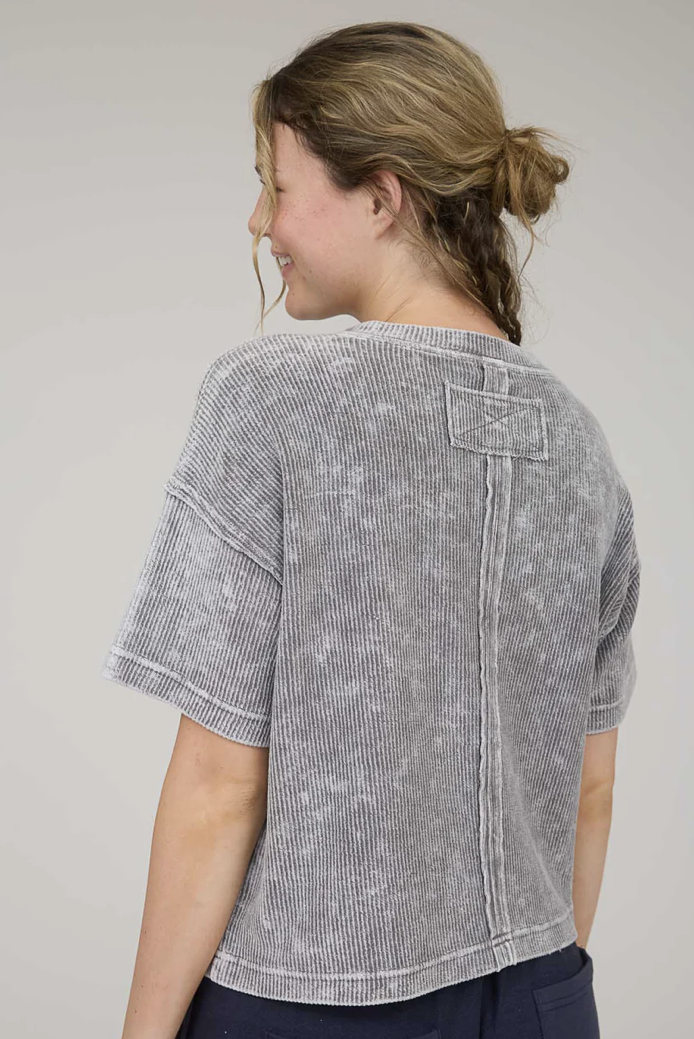 Washed ribbed short sleeve tee with pocket
