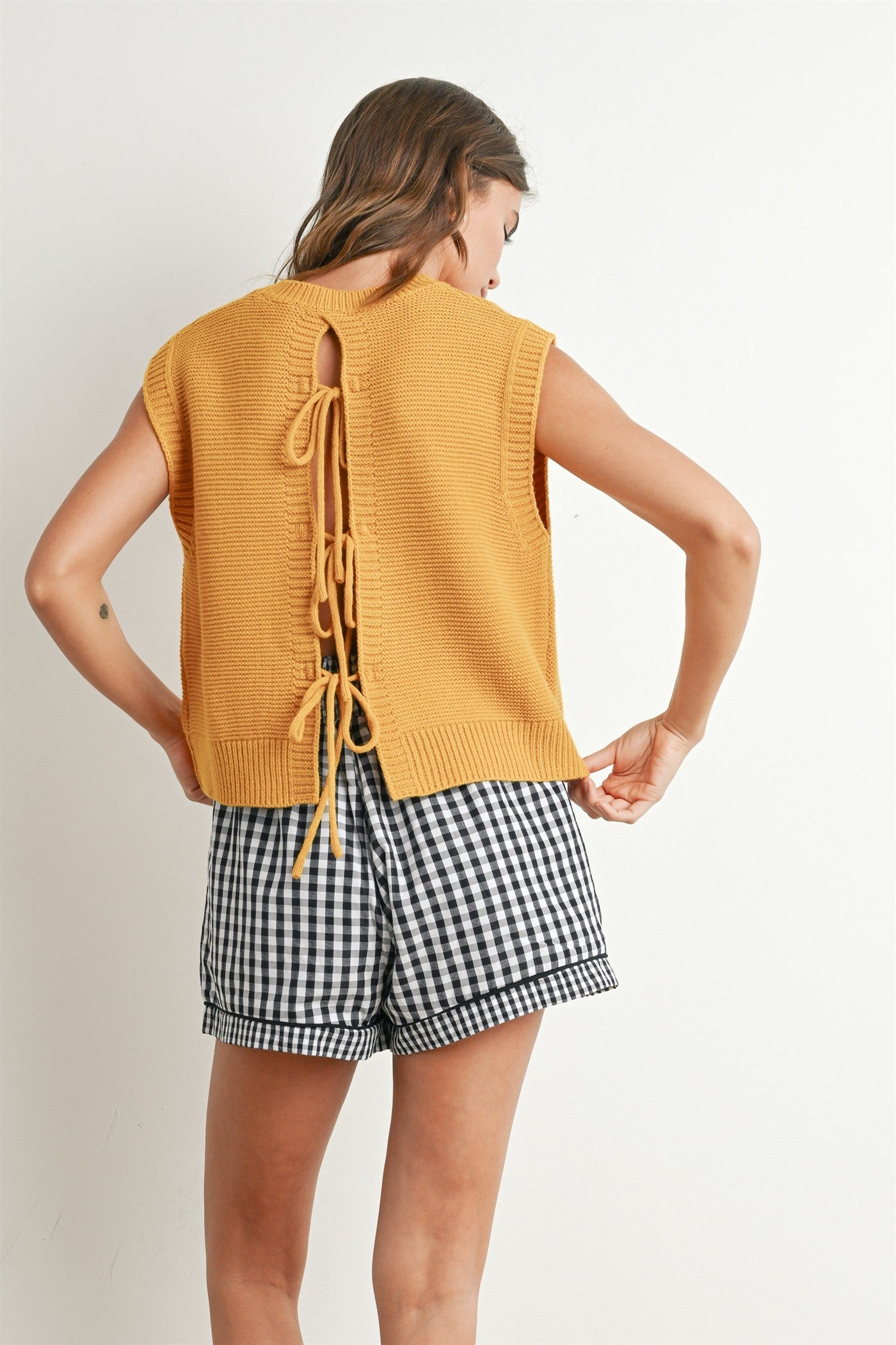 Minimalist Knit Top – Lightweight, Cozy & Versatile Wardrobe Staple