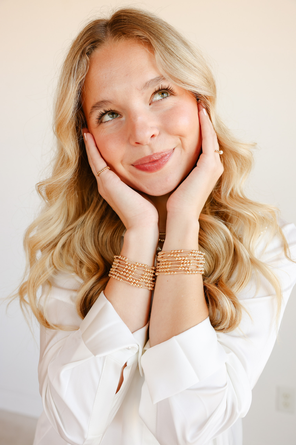 Scottie Bracelet in Gold: Standard 6.75 Inch | Beaded Blondes
