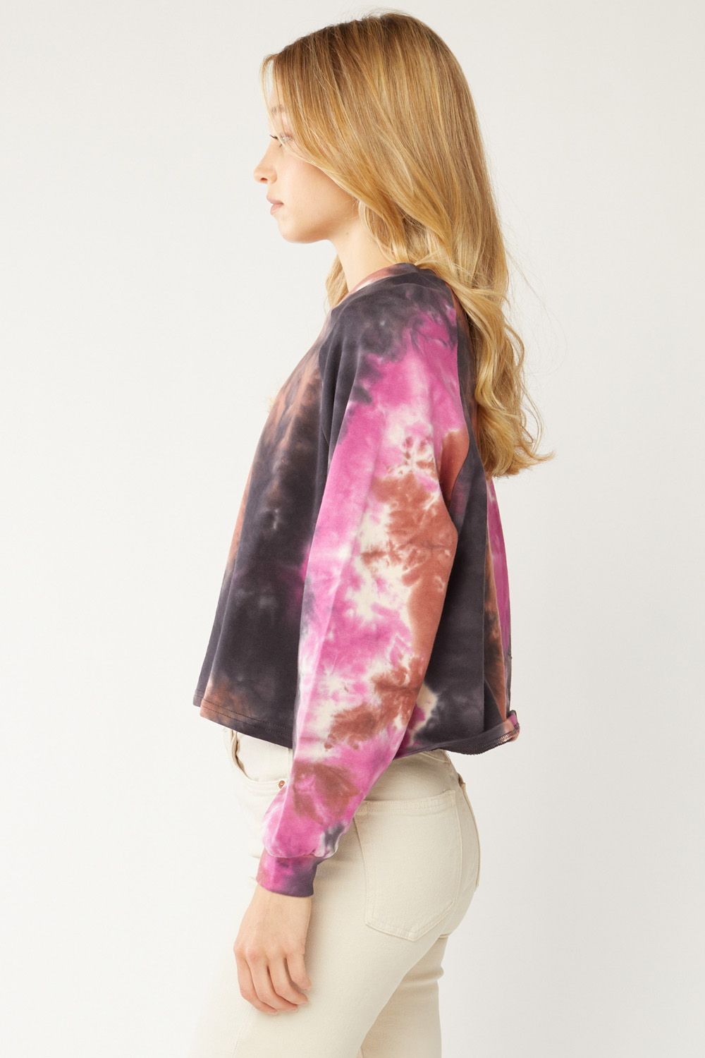 Tie-dye 100% cotton cropped sweater close-up knit detail